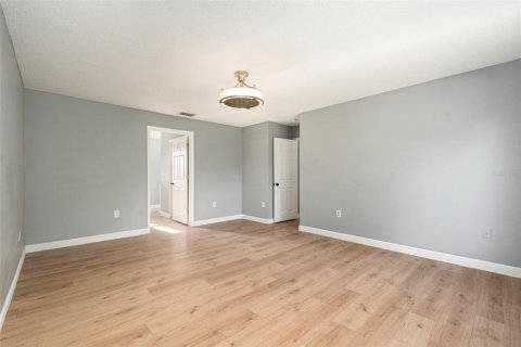 House in Wesley Chapel, Florida 4 bedrooms, 204.38 sq.m. № 1649776 - photo 20