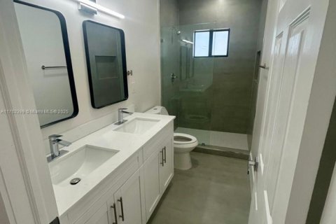Commercial property in Miami, Florida 371.61 sq.m. № 1860567 - photo 23