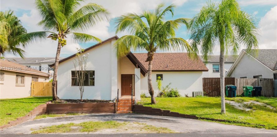 Villa ou maison à Homestead, Floride 3 chambres, 110.65 m2 № 1992601