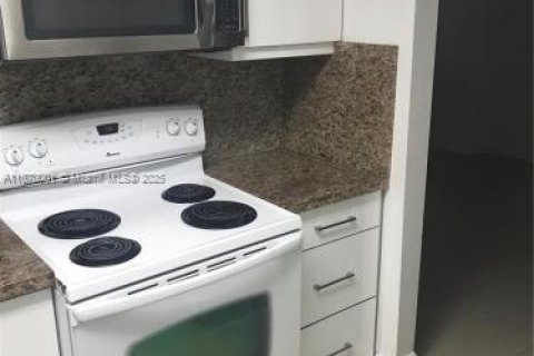 Condominio en alquiler en Aventura, Florida, 2 dormitorios, 92.34 m2 № 1920140 - foto 3