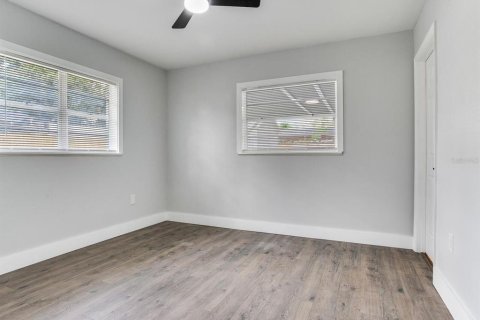 House in Tampa, Florida 4 bedrooms, 146.79 sq.m. № 1855531 - photo 13