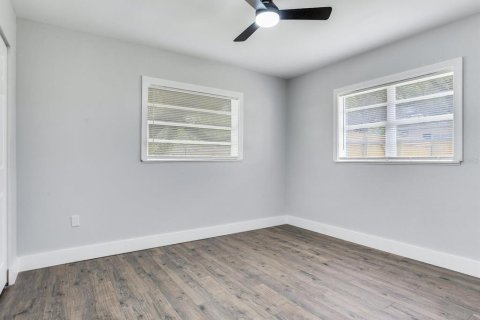 House in Tampa, Florida 4 bedrooms, 146.79 sq.m. № 1855531 - photo 17