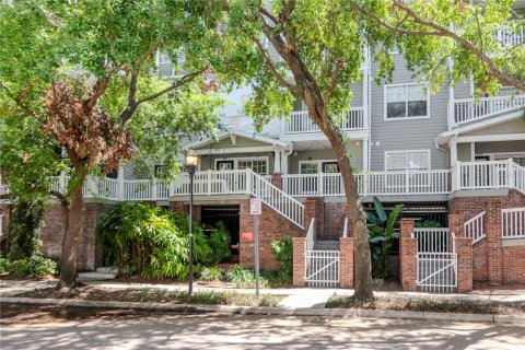 Condo à Tampa, Floride, 2 chambres  № 2400356