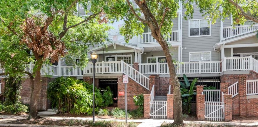 Condo à Tampa, Floride, 2 chambres  № 2400356