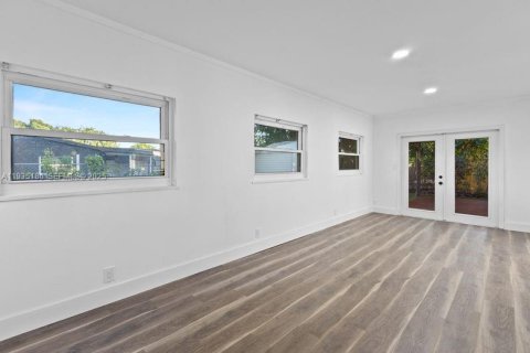 Casa en venta en Margate, Florida, 3 dormitorios, 144.28 m2 № 1993328 - foto 18