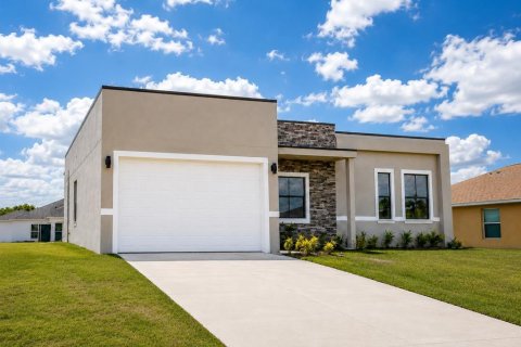 Villa ou maison à Cape Coral, Floride 4 chambres, 168.25 m2 № 2107868