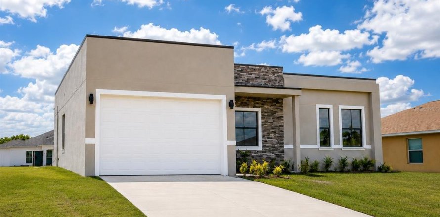 House in Cape Coral, Florida 4 bedrooms, 168.25 sq.m. № 2107868