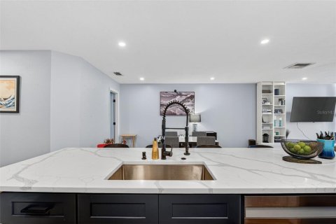 Villa ou maison à louer à Oldsmar, Floride: 2 chambres, 125.05 m2 № 1844374 - photo 11