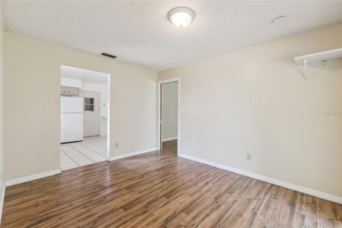 House in Winter Park, Florida 4 bedrooms, 149.29 sq.m. № 2097577 - photo 9