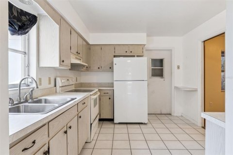 House in Winter Park, Florida 4 bedrooms, 149.29 sq.m. № 2097577 - photo 7