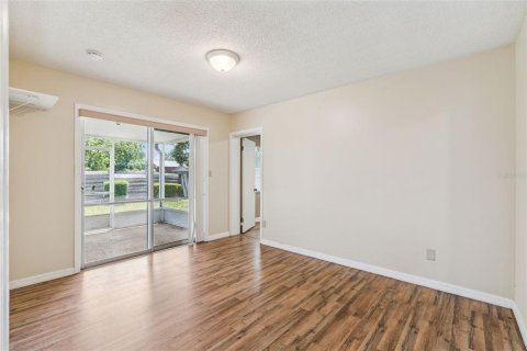 House in Winter Park, Florida 4 bedrooms, 149.29 sq.m. № 2097577 - photo 10