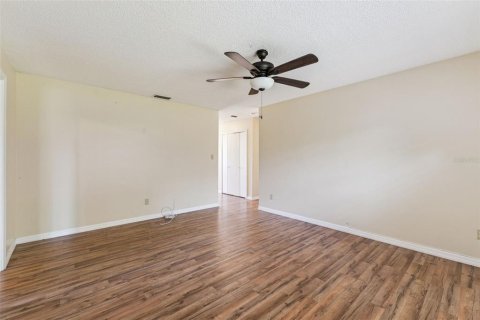 House in Winter Park, Florida 4 bedrooms, 149.29 sq.m. № 2097577 - photo 19