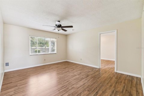 House in Winter Park, Florida 4 bedrooms, 149.29 sq.m. № 2097577 - photo 18