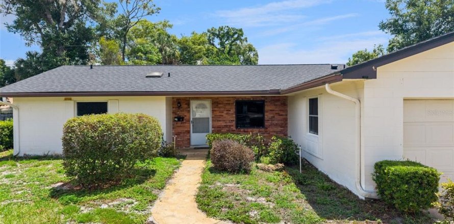 House in Winter Park, Florida 4 bedrooms, 149.29 sq.m. № 2097577