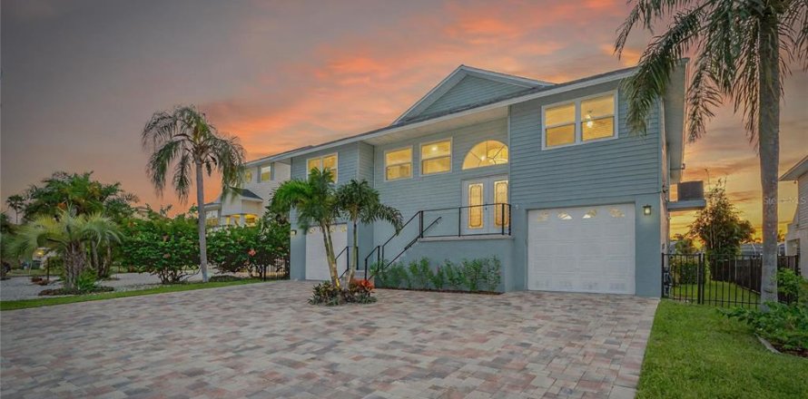 Villa ou maison à Hudson, Floride 4 chambres, 170.01 m2 № 1907841