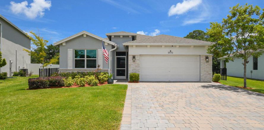 Villa ou maison à Stuart, Floride 4 chambres, 188.87 m2 № 2083926
