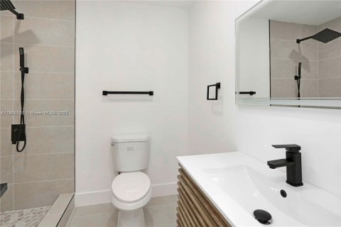 Снять в аренду виллу или дом в Майами-Бич, Флорида 2 спальни, 400.87м2, № 1956203 - фото 8