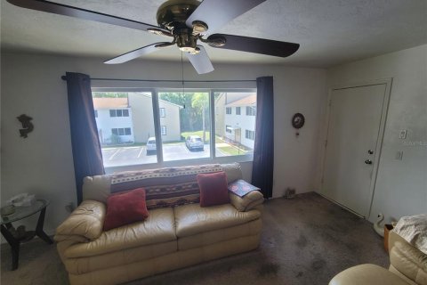 Condo in Punta Gorda, Florida, 2 bedrooms № 2217975 - photo 2