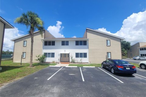 Condo in Punta Gorda, Florida, 2 bedrooms № 2217975 - photo 22