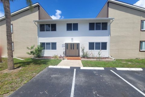 Condo in Punta Gorda, Florida, 2 bedrooms  № 2217975