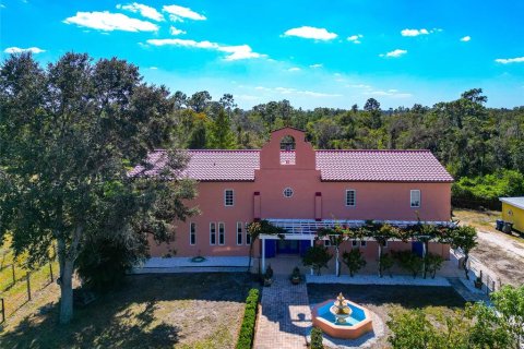 House in Bradenton, Florida 7 bedrooms, 457.08 sq.m. № 2279897