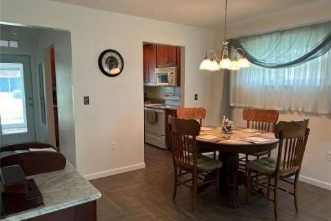 Casa en alquiler en Sarasota, Florida, 2 dormitorios, 92.16 m2 № 1273002 - foto 8
