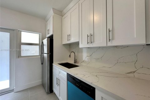 Apartment in Miami Beach, Florida 1 bedroom, 74.32 sq.m. № 2035557 - photo 8