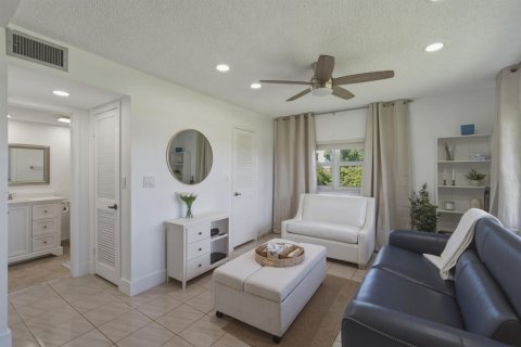 Condo in Pembroke Pines, Florida, 2 bedrooms № 2187023 - photo 18