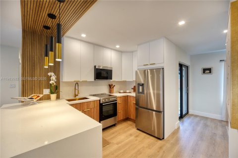 Casa en venta en Oakland Park, Florida, 3 dormitorios, 96.62 m2 № 2046705 - foto 9