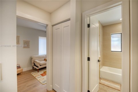 Casa en venta en Oakland Park, Florida, 3 dormitorios, 96.62 m2 № 2046705 - foto 19