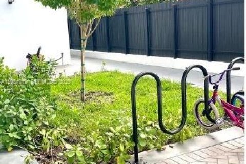 Apartment in Miami, Florida 2 bedrooms, 69.68 sq.m. № 1993298 - photo 10