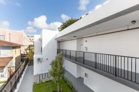 Apartment in Miami, Florida 2 bedrooms, 69.68 sq.m. № 1993298 - photo 22