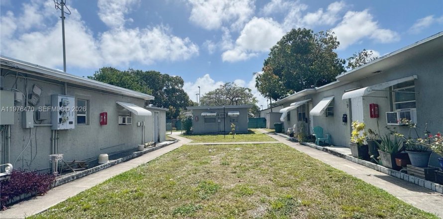 Студия в Халландейл-Бич, Флорида № 2041482