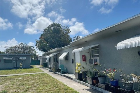 Снять в аренду виллу или дом в Халландейл-Бич, Флорида 173.73м2, № 2041482 - фото 2