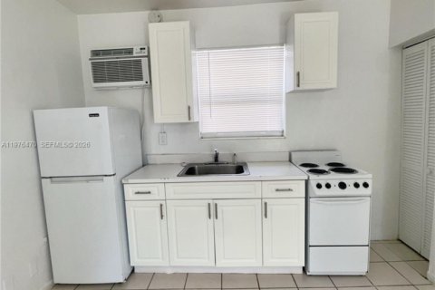 Снять в аренду виллу или дом в Халландейл-Бич, Флорида 173.73м2, № 2041482 - фото 7