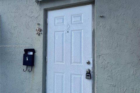 Снять в аренду виллу или дом в Халландейл-Бич, Флорида 173.73м2, № 2041482 - фото 3