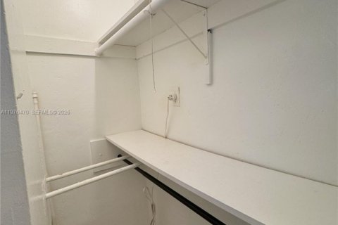 Снять в аренду виллу или дом в Халландейл-Бич, Флорида 173.73м2, № 2041482 - фото 6