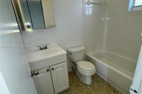 Снять в аренду виллу или дом в Халландейл-Бич, Флорида 173.73м2, № 2041482 - фото 8