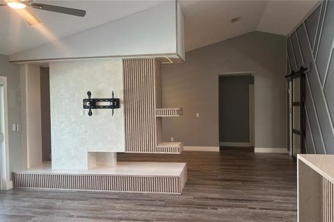 House in Orlando, Florida 3 bedrooms, 168.71 sq.m. № 2217430 - photo 12