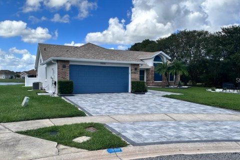 House in Orlando, Florida 3 bedrooms, 168.71 sq.m. № 2217430 - photo 2