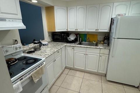 Condo in Hallandale Beach, Florida, 1 bedroom  № 2035363 - photo 7