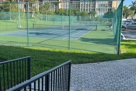 Condo in Hallandale Beach, Florida, 1 bedroom  № 2035363 - photo 6