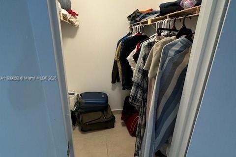 Condo in Hallandale Beach, Florida, 1 bedroom  № 2035363 - photo 15
