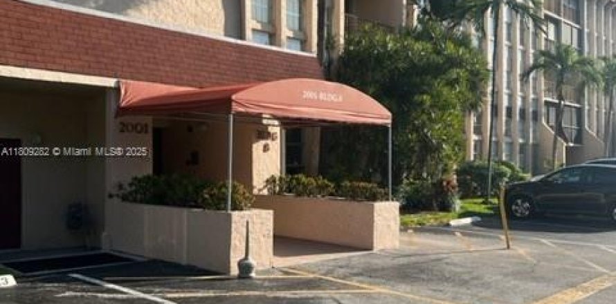 Condo in Hallandale Beach, Florida, 1 bedroom  № 2035363