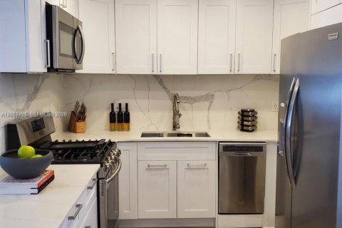 Touwnhouse à louer à Miami Beach, Floride: 3 chambres, 151.62 m2 № 2076046 - photo 8