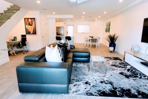 Touwnhouse à louer à Miami Beach, Floride: 3 chambres, 151.62 m2 № 2076046 - photo 18