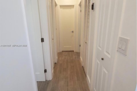 Touwnhouse à louer à Miami Beach, Floride: 3 chambres, 151.62 m2 № 2076046 - photo 30