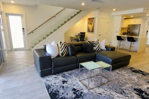 Touwnhouse à louer à Miami Beach, Floride: 3 chambres, 151.62 m2 № 2076046 - photo 17