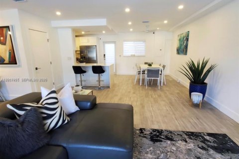 Touwnhouse à louer à Miami Beach, Floride: 3 chambres, 151.62 m2 № 2076046 - photo 15