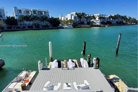 Touwnhouse à louer à Miami Beach, Floride: 3 chambres, 151.62 m2 № 2076046 - photo 6